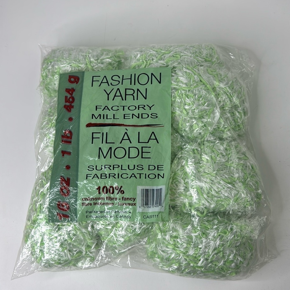 Fashion Yarn Green & White 1 lb - 9 skiens